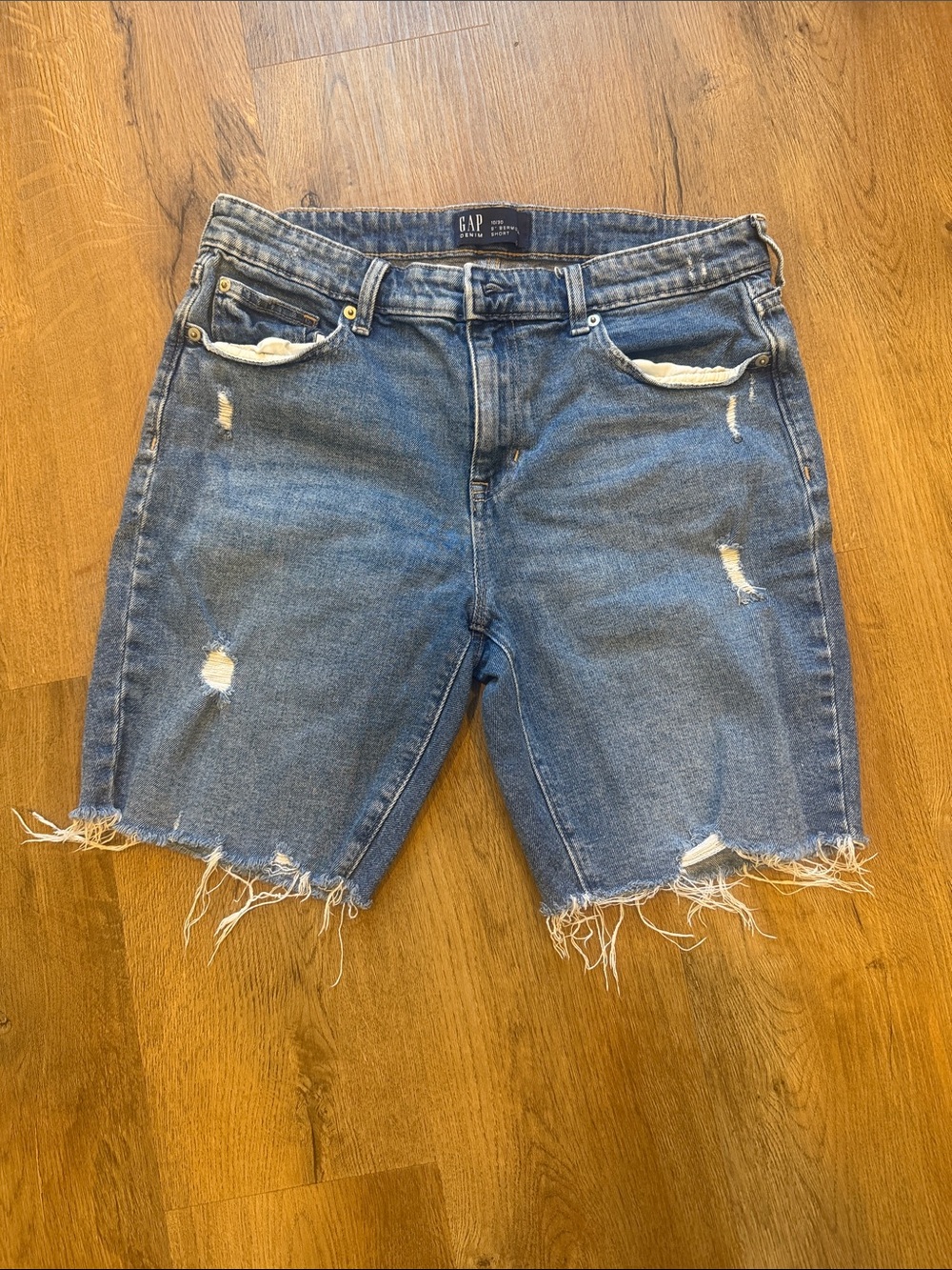 {preloved} GAP Women's Distressed Denim Bermuda Shorts - Medium Blue